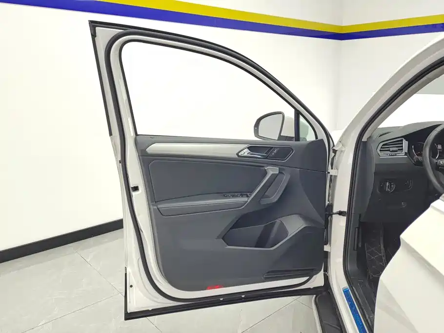 Volkswagen Tiguan L — миниатюра 7