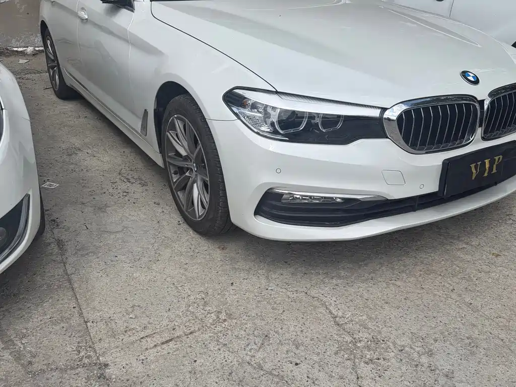 BMW 5 Series — миниатюра 3