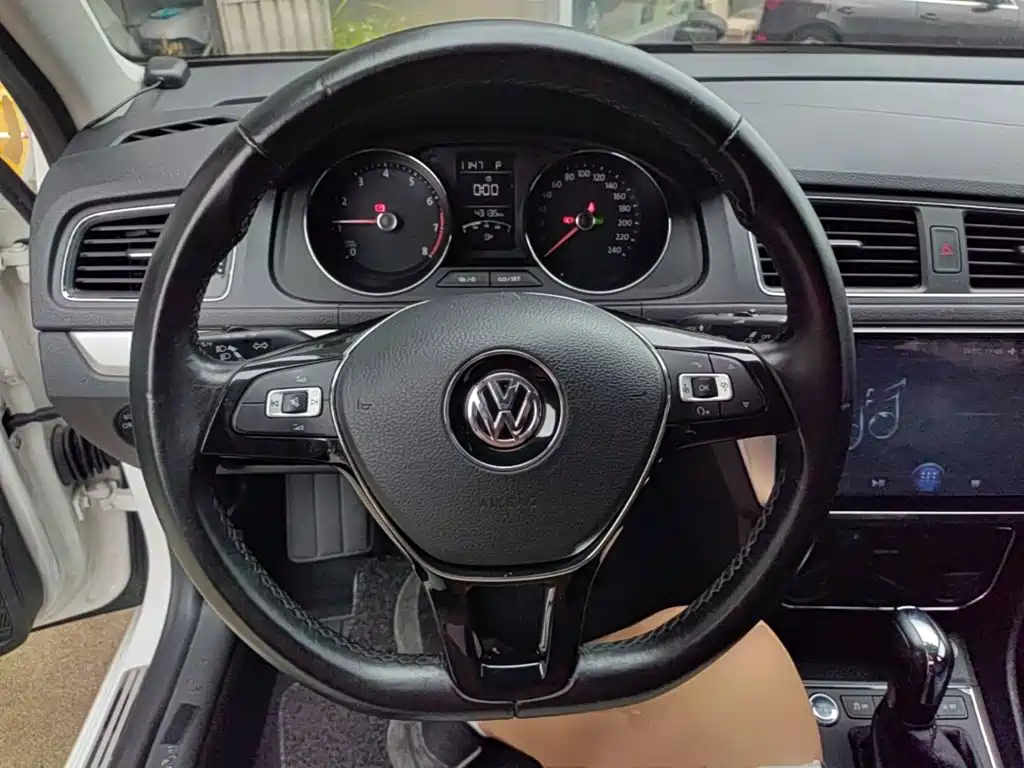 Volkswagen Lavida — миниатюра 11