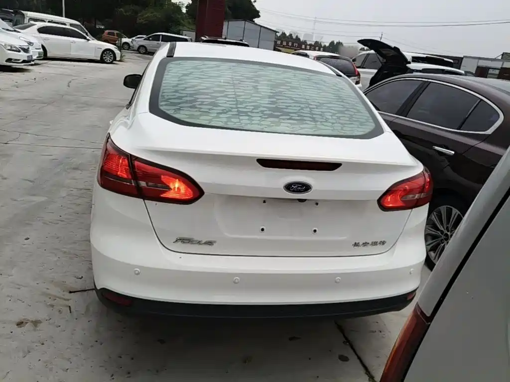 Ford Focus — миниатюра 6