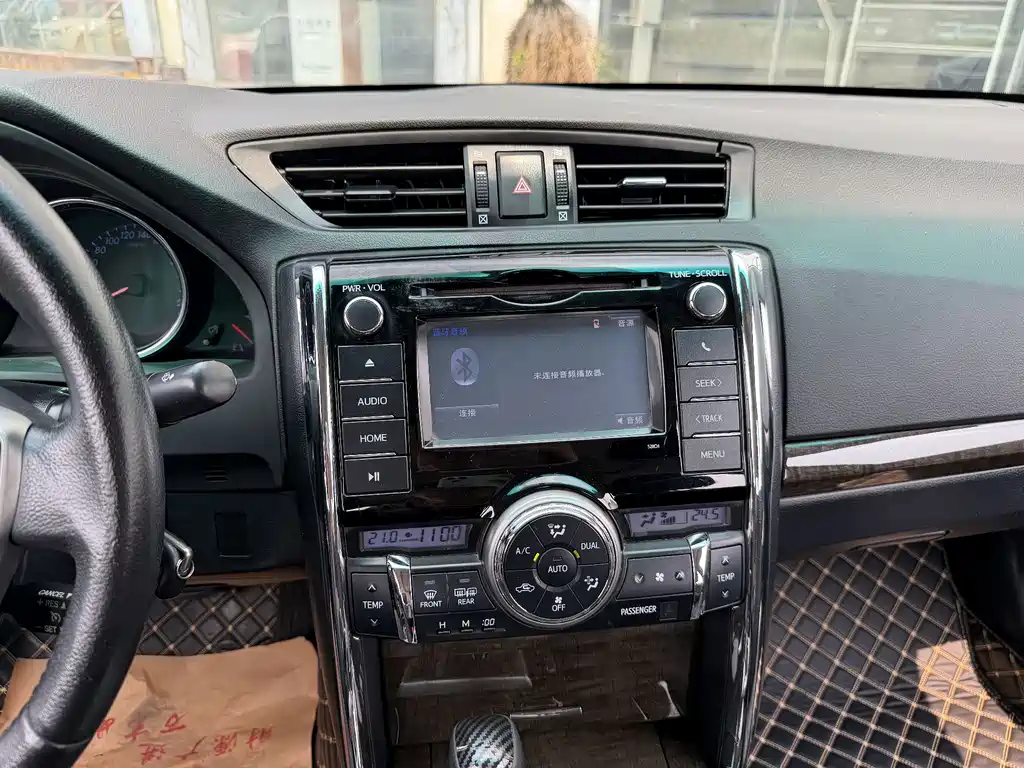 Toyota Reiz — миниатюра 9