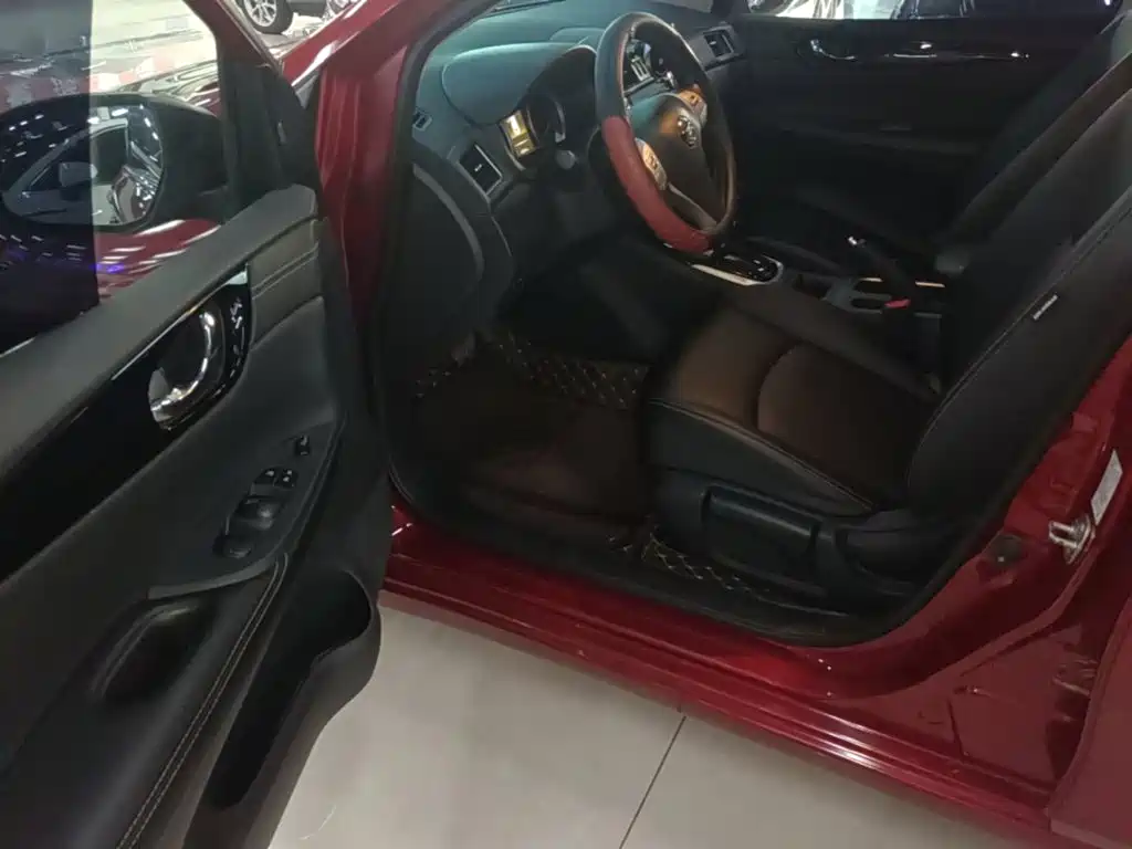 Nissan Tiida — миниатюра 16
