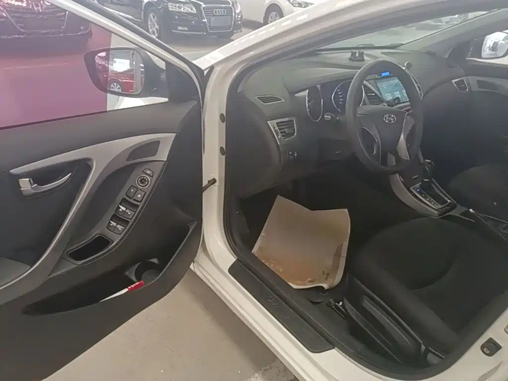 Hyundai Elantra Langdong — миниатюра 16