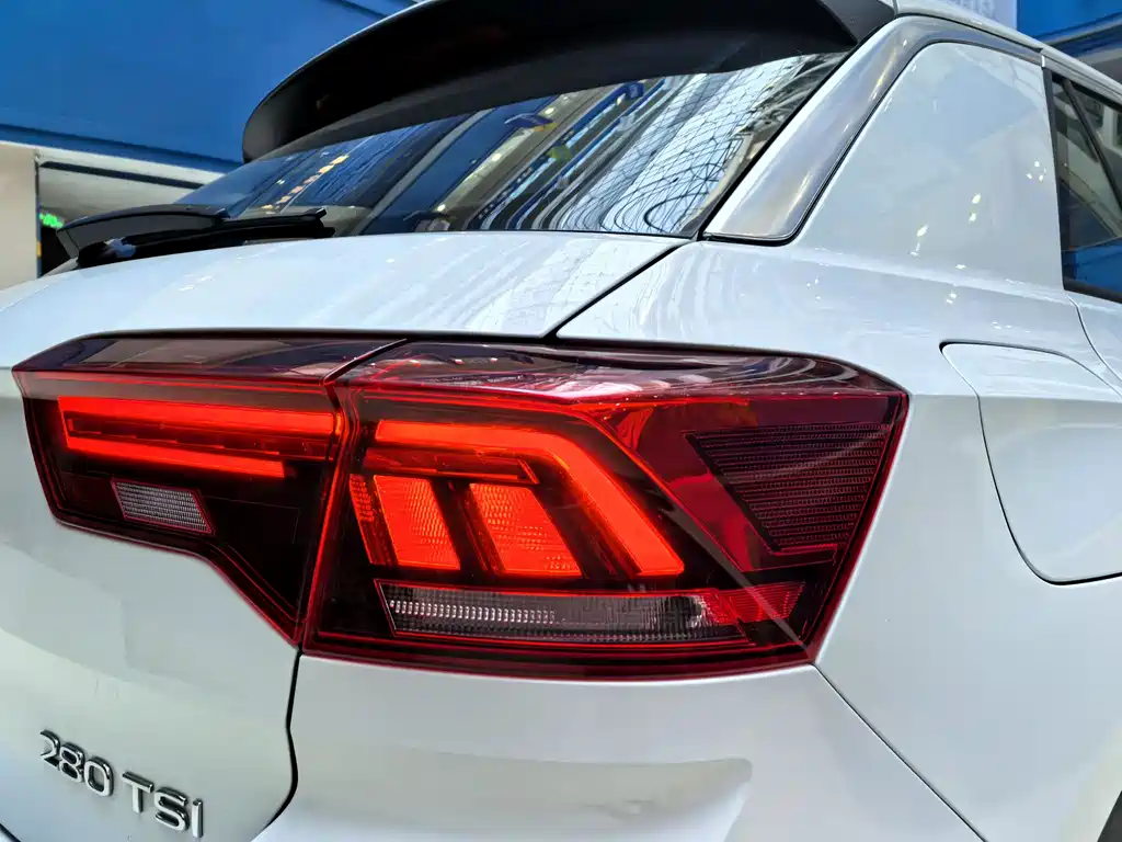 VOLKSWAGEN T ROC EXPLORING SONGS