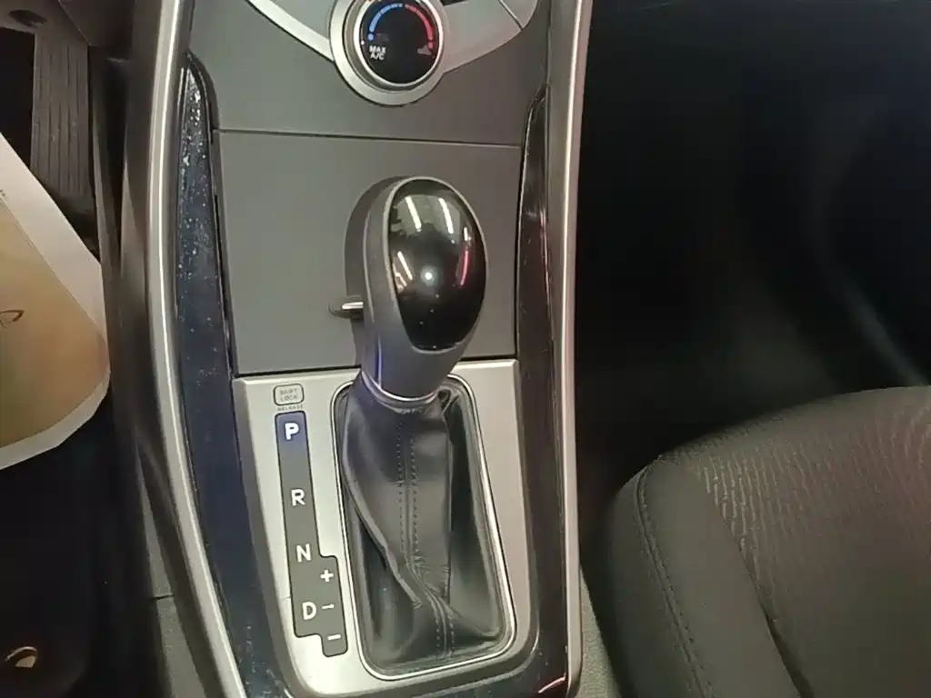 Hyundai Elantra Langdong — миниатюра 14