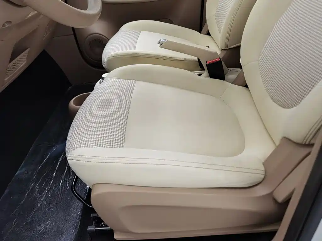 Wuling MINIEV — миниатюра 20