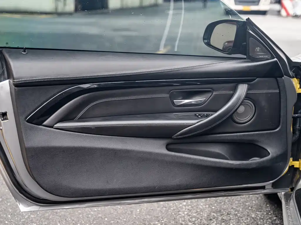 BMW M4 — миниатюра 7