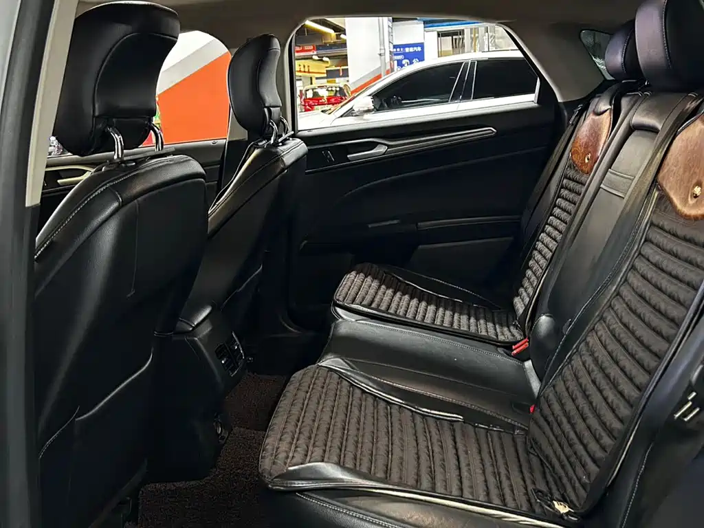 Ford Mondeo — миниатюра 10
