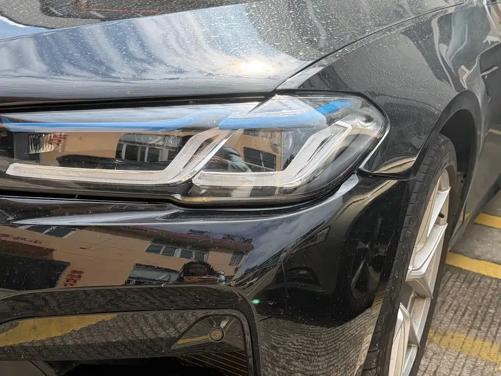 BMW 5 Series — миниатюра 10