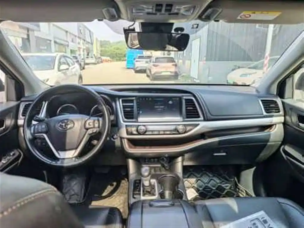 Toyota Highlander — миниатюра 6