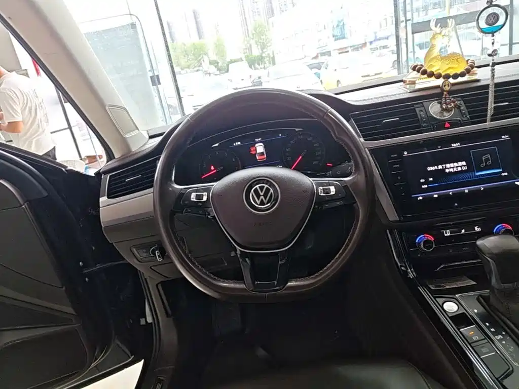 Volkswagen Phideon — миниатюра 11