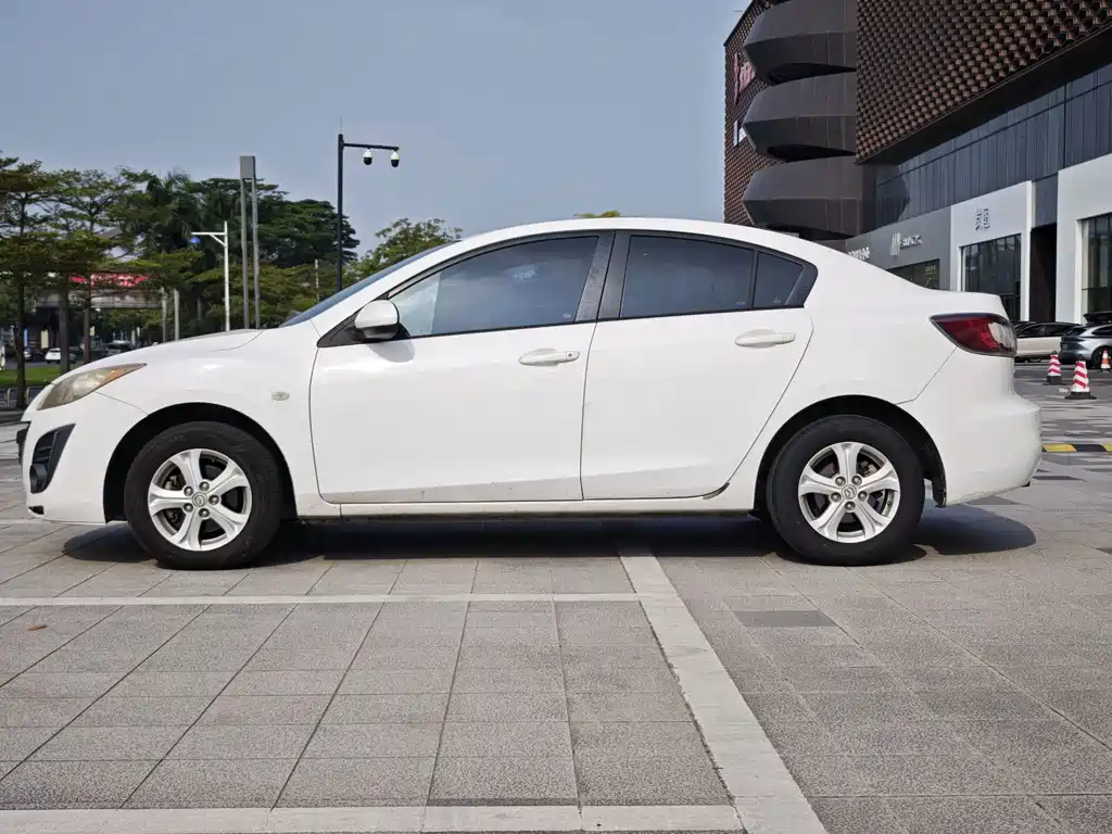 Mazda 3 Xingcheng — миниатюра 9