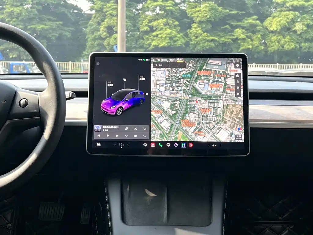 Tesla Model Y — миниатюра 13