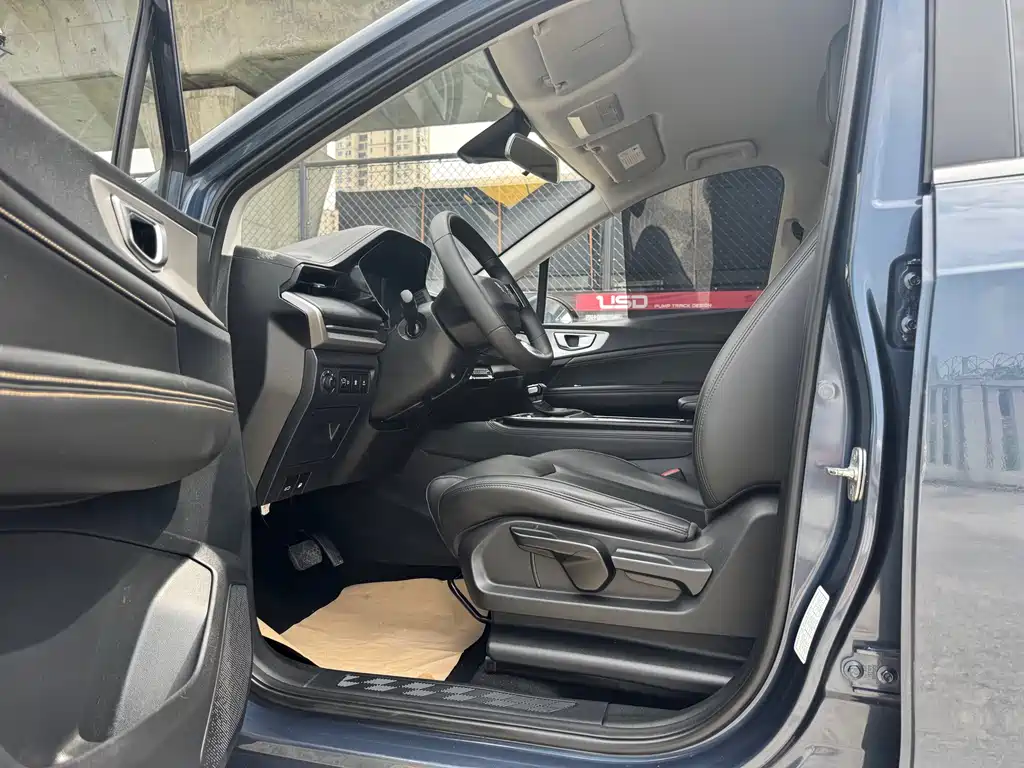 Wuling Jiachen — миниатюра 5