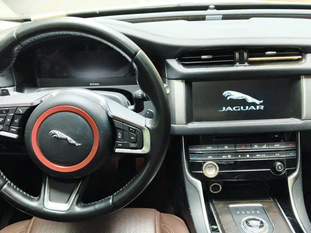 Jaguar XFL — миниатюра 13