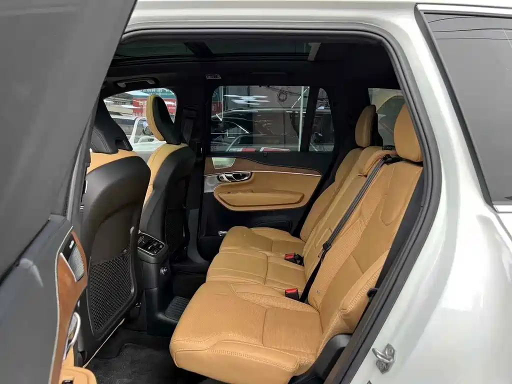 Volvo XC90 PHEV — миниатюра 2