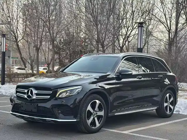 MERCEDES-BENZ GLC