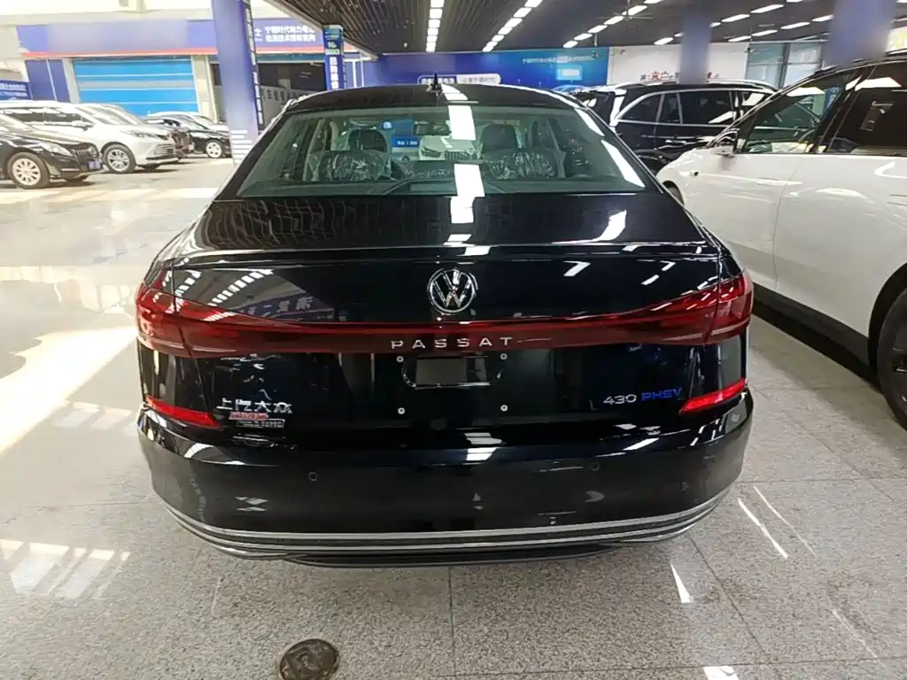 Volkswagen Passat PHEV — миниатюра 6