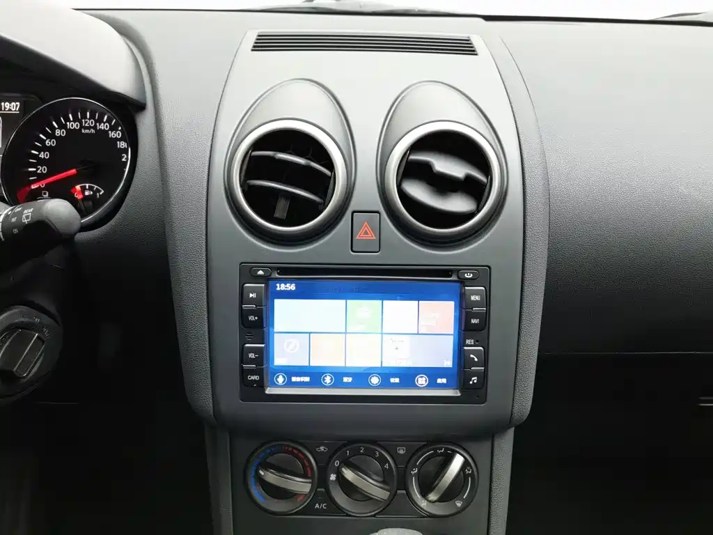 Nissan Qashqai — миниатюра 12