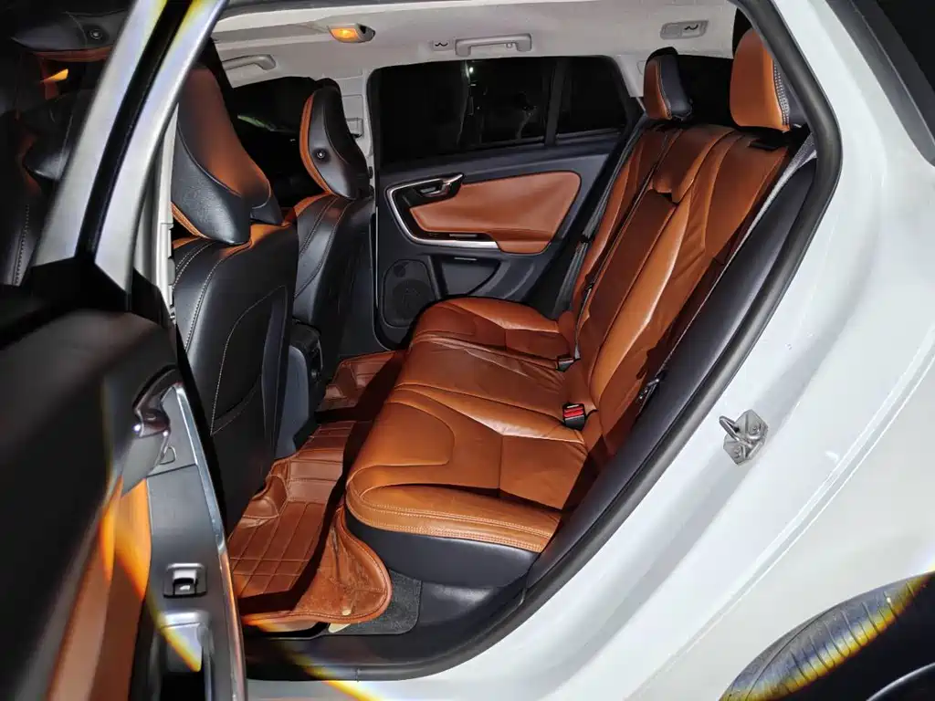 Volvo V60 — миниатюра 5