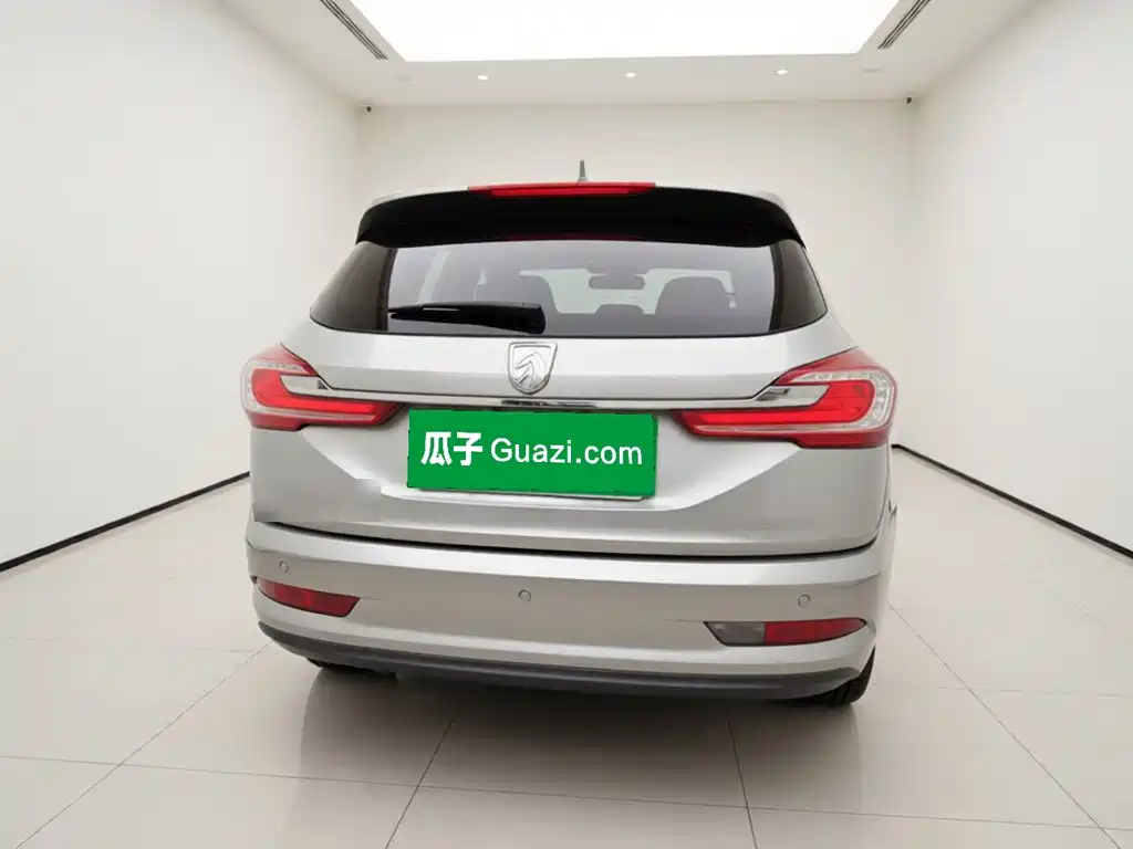 Baojun 310W — миниатюра 3