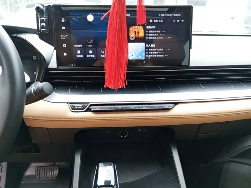 Geely L HiP — миниатюра 13