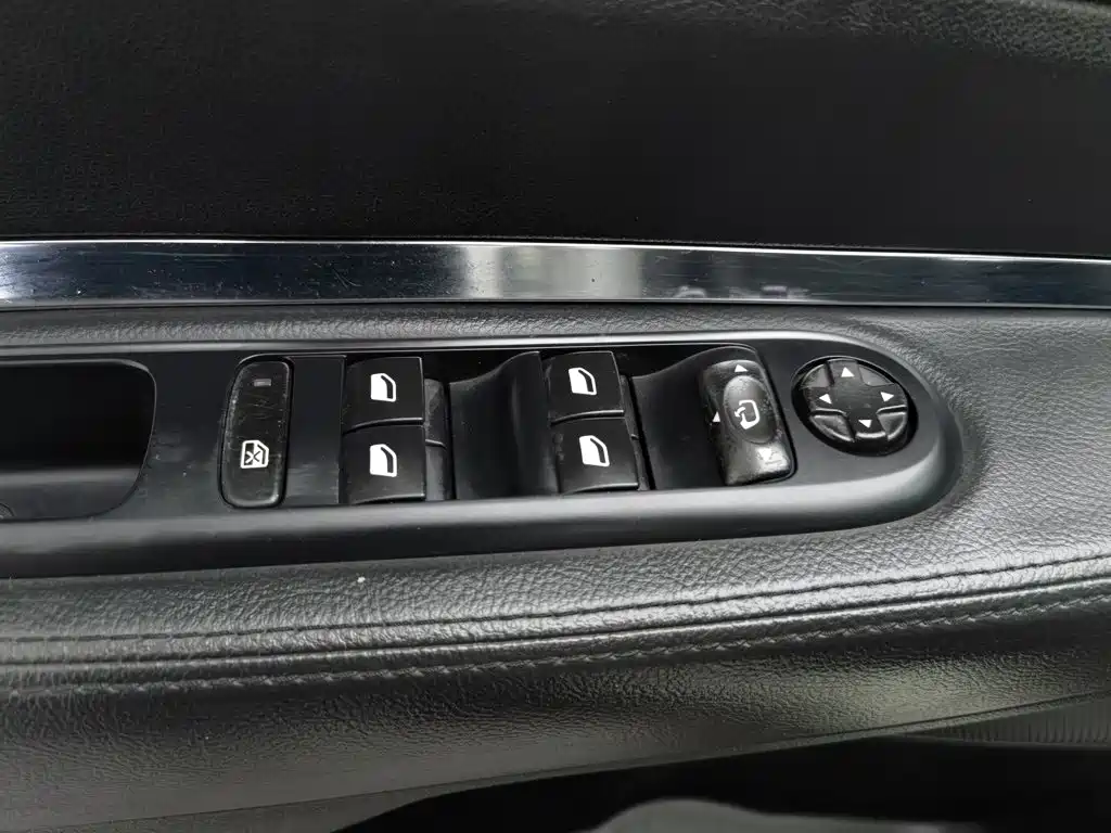 Peugeot 3008 — миниатюра 9