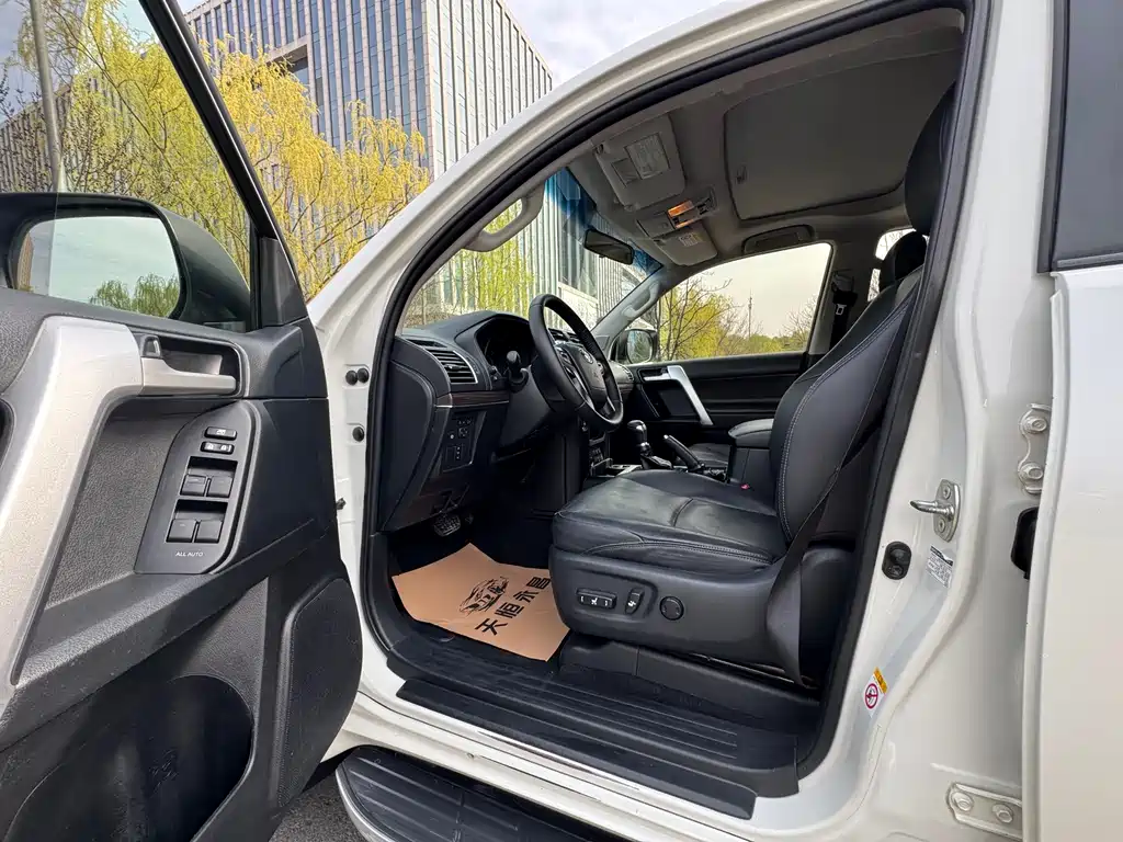 Toyota Land Cruiser Prado 2018 3.5L AT TX-L