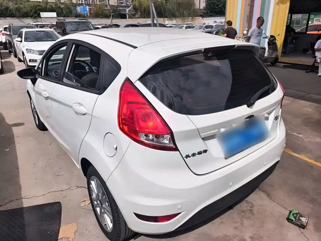 Ford Fiesta — миниатюра 5