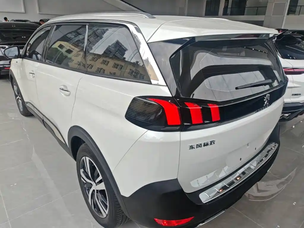 Peugeot 5008 — миниатюра 5