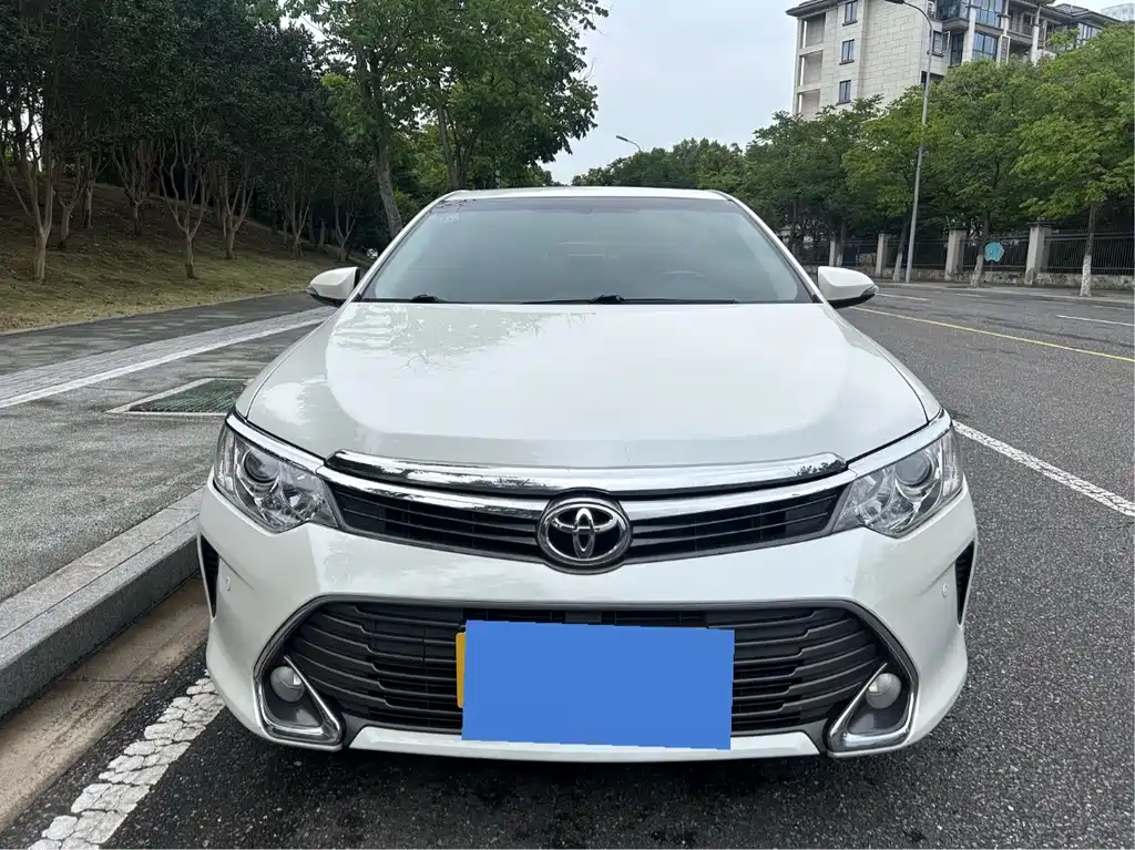 Toyota Camry — миниатюра 2