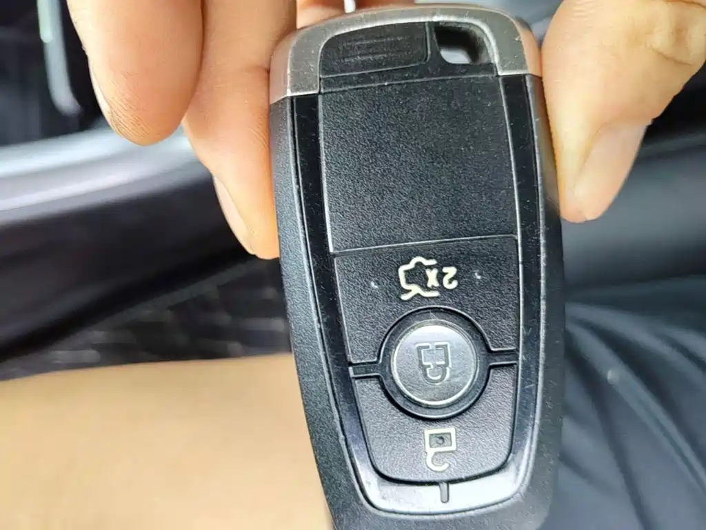 Ford Mondeo — миниатюра 9