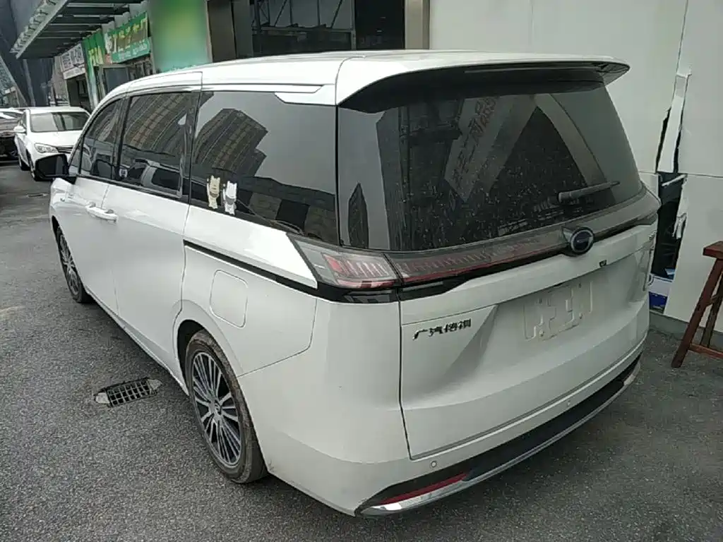 GAC Motor 传祺E8 PHEV — миниатюра 5