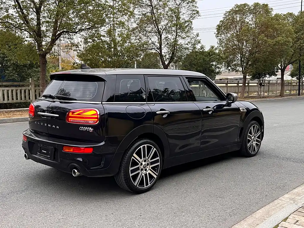 MINI CLUBMAN