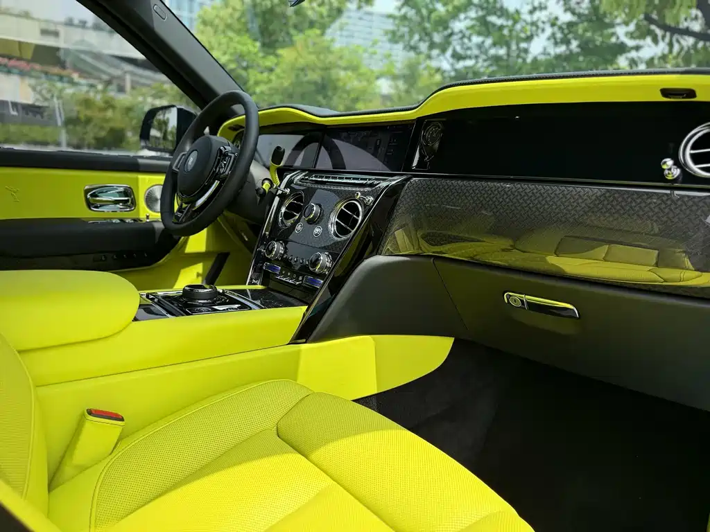 Rolls-Royce Cullinan — миниатюра 19