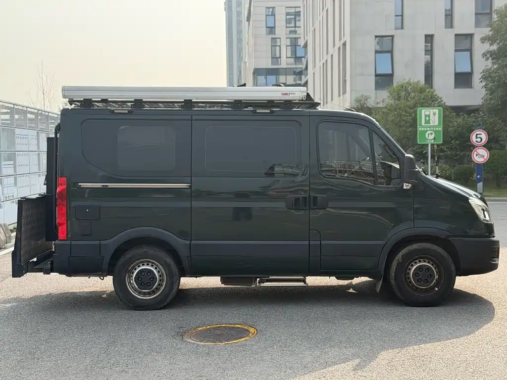 IVECO Ousheng — миниатюра 6