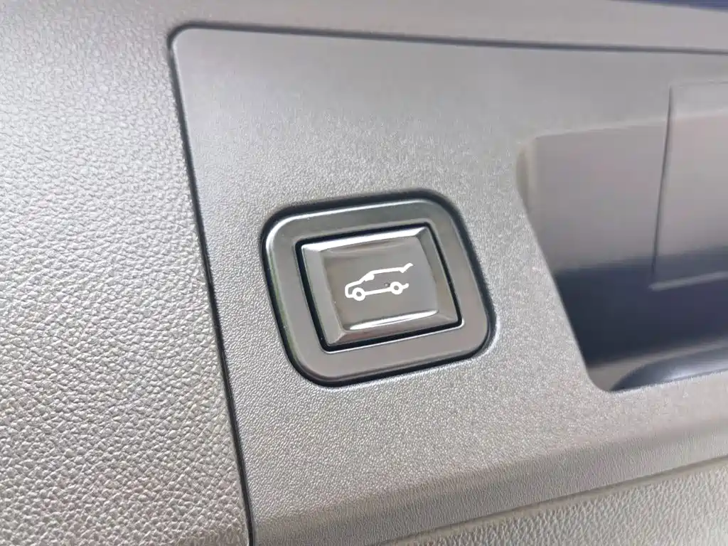 Cadillac XT5 — миниатюра 32
