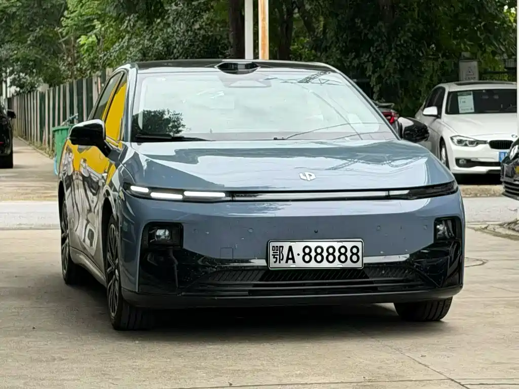Leapmotor Leapmotor B01 — миниатюра 3