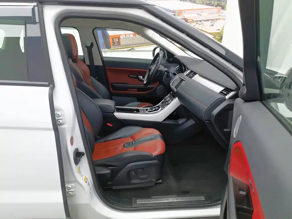 Land Rover Evoque (Import) — миниатюра 23
