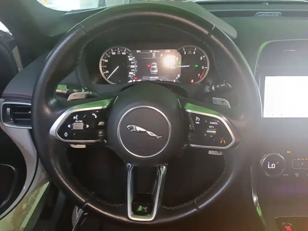 Jaguar XEL — миниатюра 11