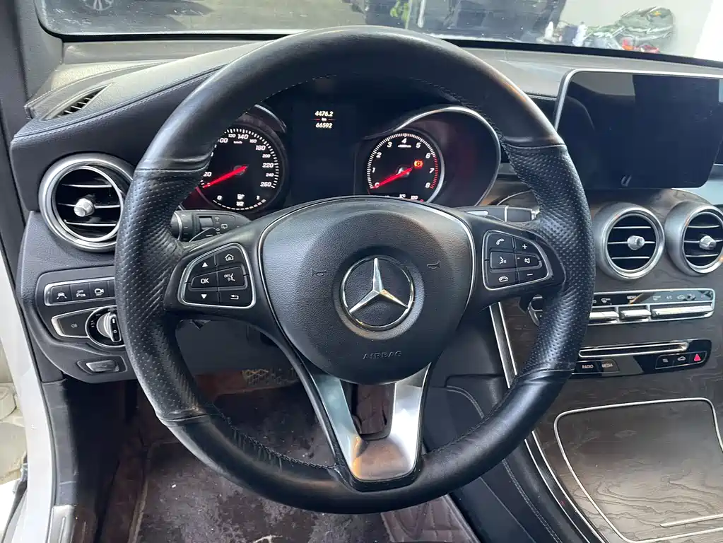 MERCEDES-BENZ GLC