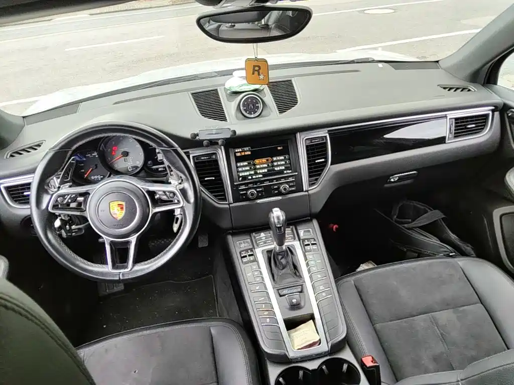 Porsche Macan — миниатюра 10