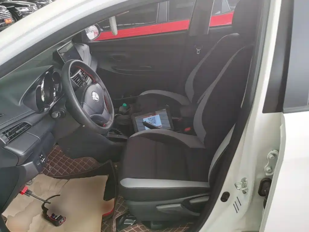 Toyota Yaris L — миниатюра 15