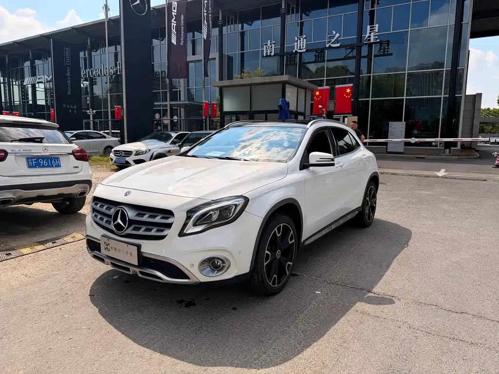 Mercedes-Benz GLA