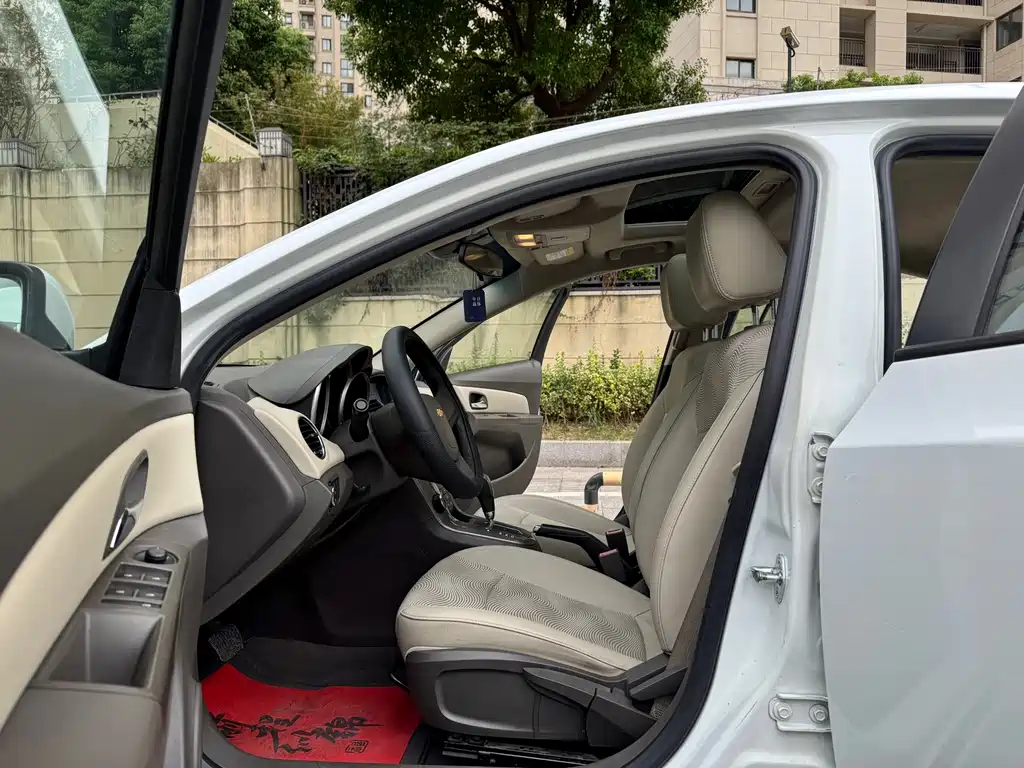 Chevrolet Cruze — миниатюра 8
