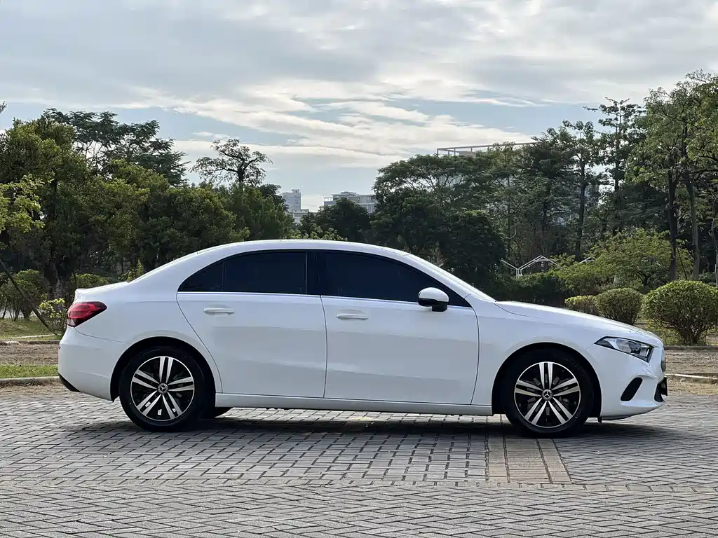 MERCEDES-BENZ A CLASS