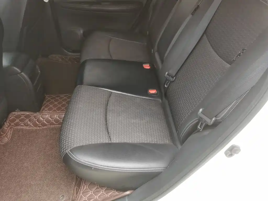 Nissan Tiida — миниатюра 17