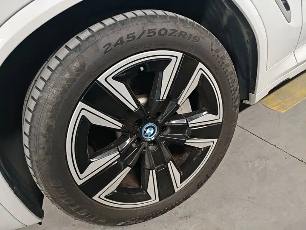 BMW iX3 — миниатюра 23
