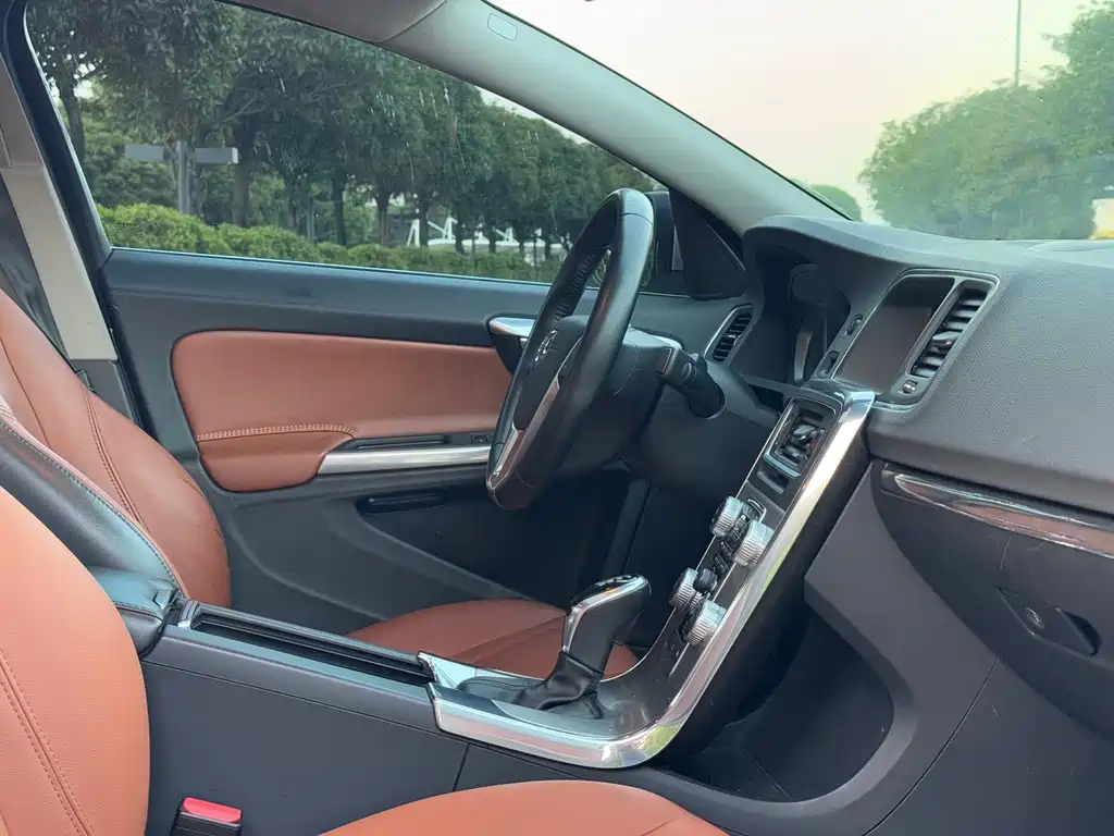 Volvo S60 — миниатюра 8
