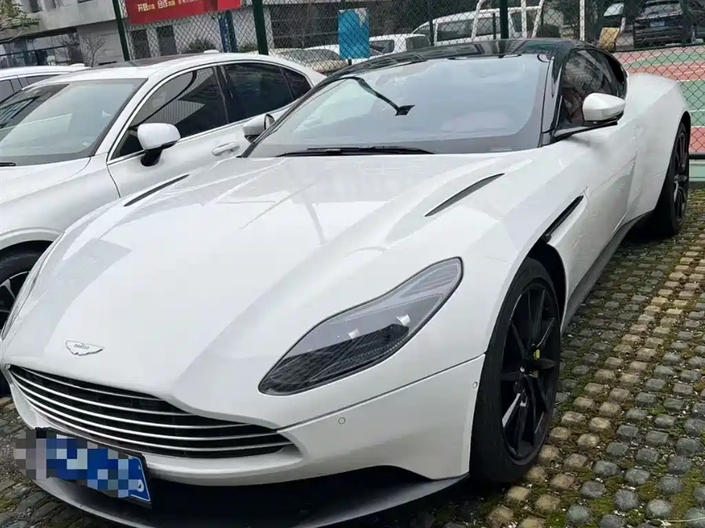 ASTON MARTIN  DB11